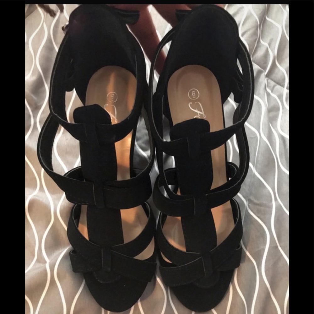 Black Wedges